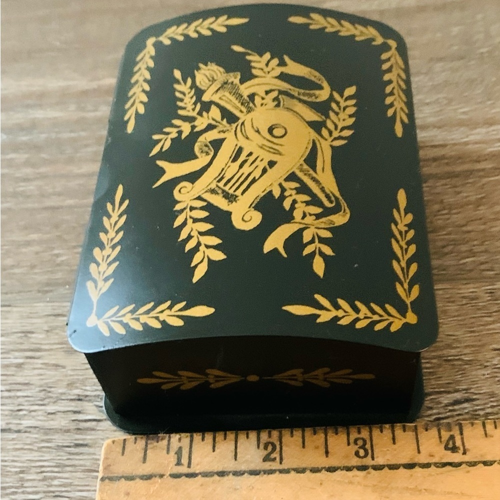 Metal box - Picture 4 of 8
